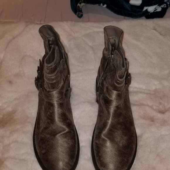 Boots - Picture 1 of 2